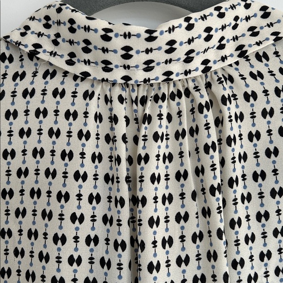 Lightweight pullover blouse, cap sleeves, small print Ivory background EUC Sz M - Picture 7 of 8